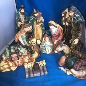 Vintage Grandeur Noel 9 Piece Porcelain Large Christmas Nativity Set